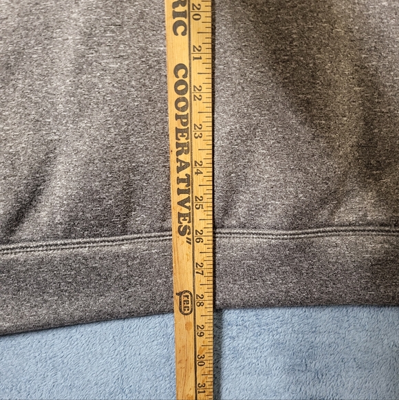 NHL Chicago Blackhawks Hoodie Men's 2XL Red/Gray Embroidered Hooded Sweatshirt - Picture 6 of 10